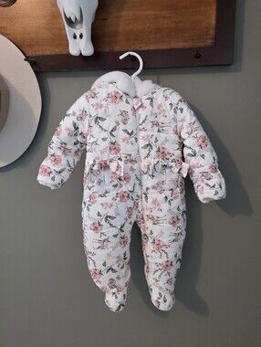 Tahari Baby Floral Snowsuit 0-3m
